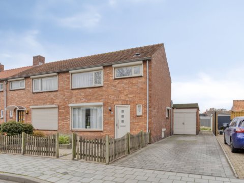  Pastoor Schetsstraat 1B, Sint Jansteen