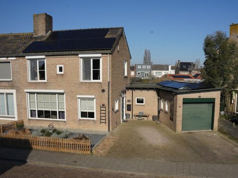 Mr. J.E. Risseeuwstraat 27, Oostburg