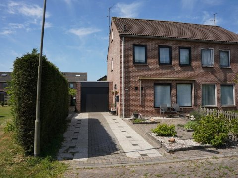  Grote Beer 34D, Oostburg