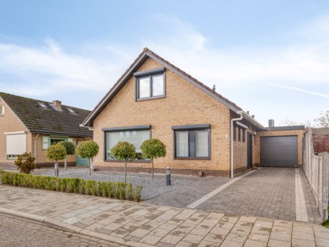  Elzenstraat 4, Sint Jansteen