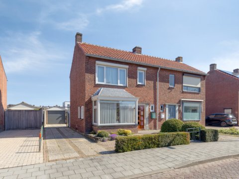  Burg. IJsebaertstraat 10, Sint Jansteen