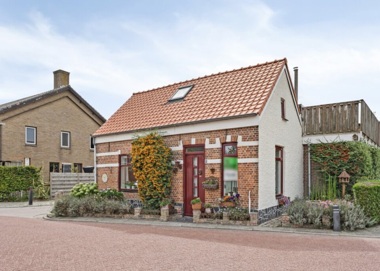  Dorpsplein 5, Graauw