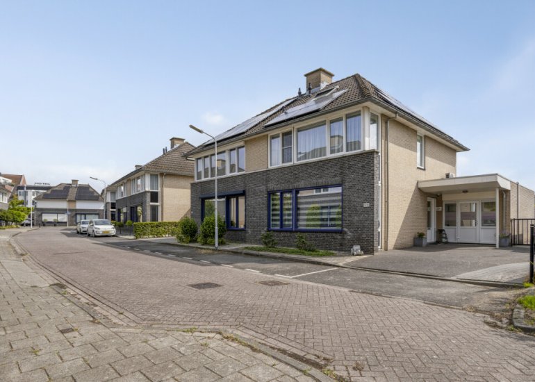 Bachlaan 11, Hulst