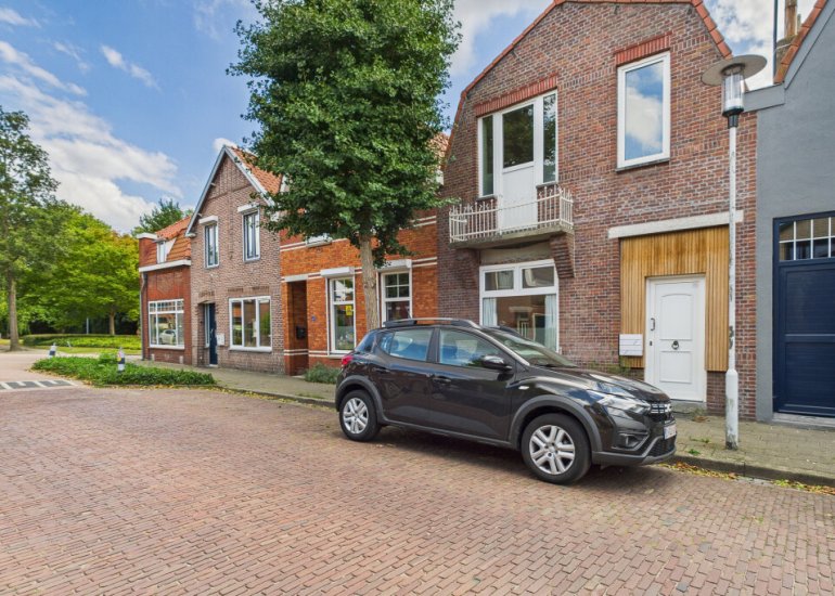 Westdam 13, Sas Van Gent