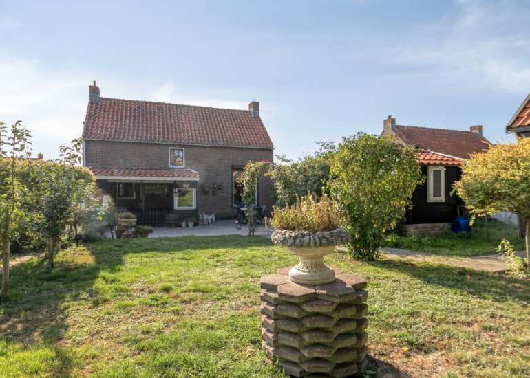 Burg. Verplankeplein 12, Biervliet