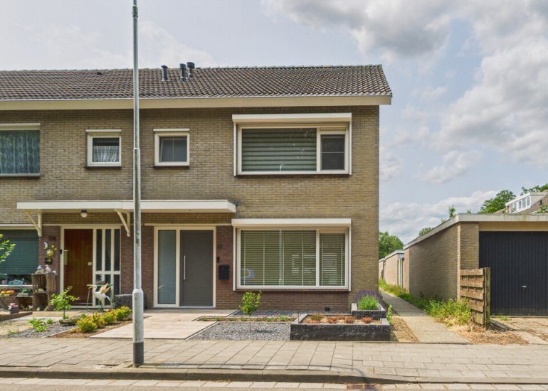 Madame Curiestraat 36, Terneuzen