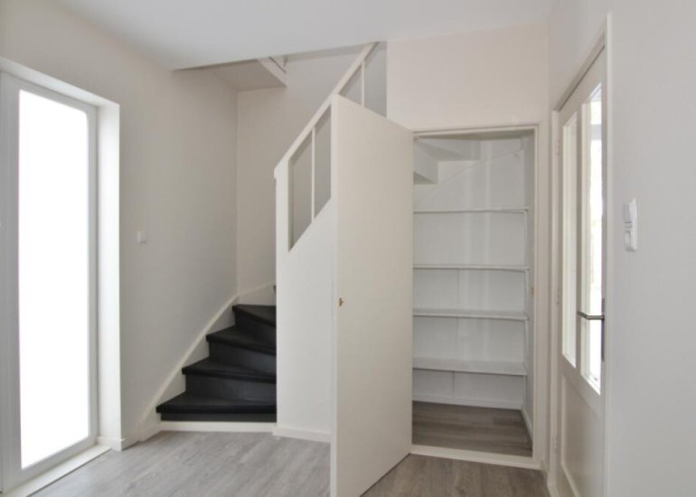  Zouterik 8, Philippine