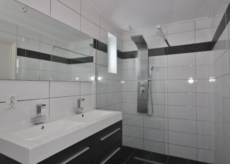  Zouterik 8, Philippine