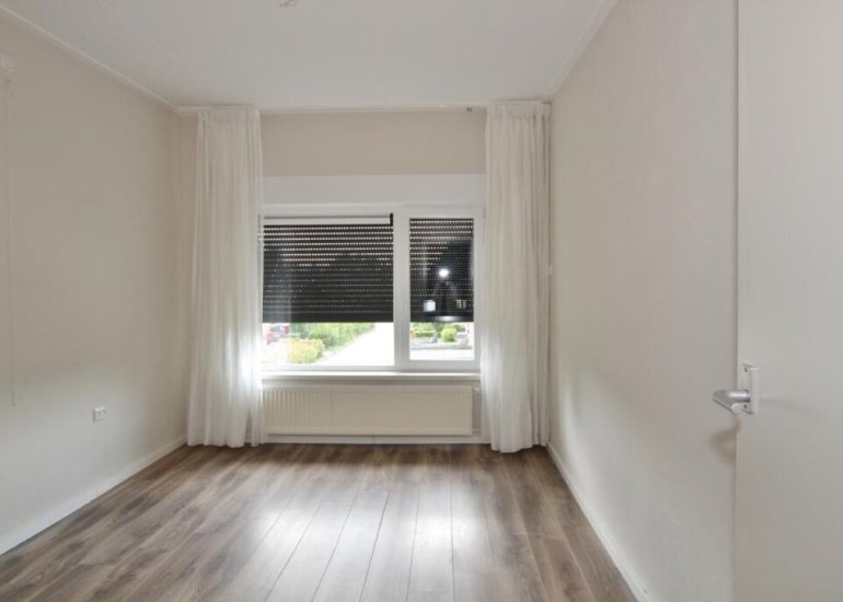  Zouterik 8, Philippine