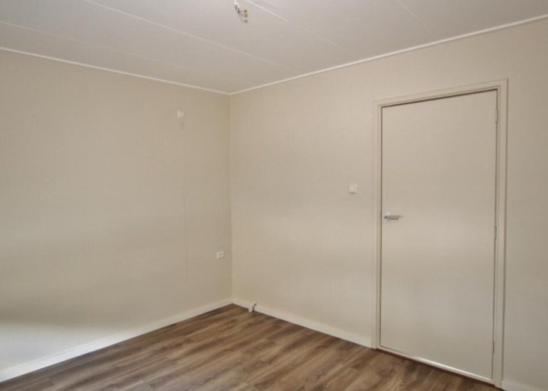  Zouterik 8, Philippine