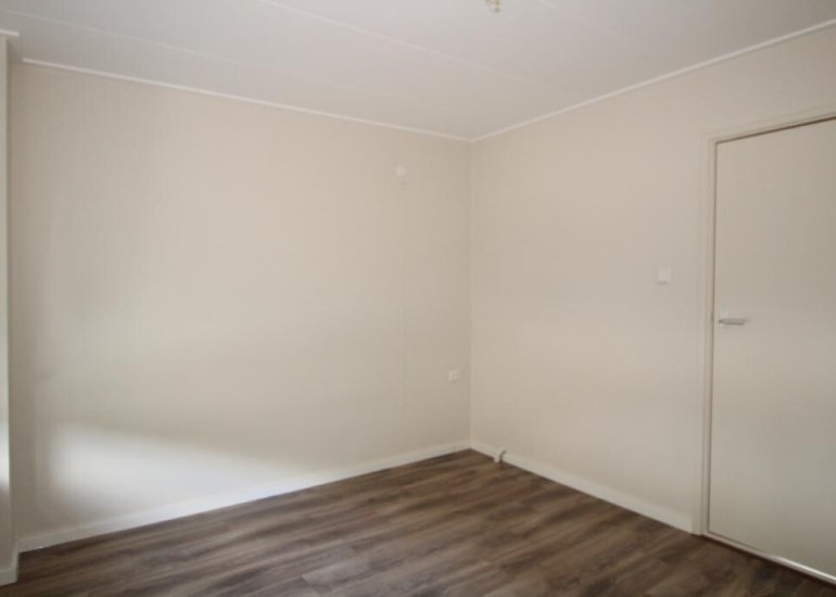  Zouterik 8, Philippine