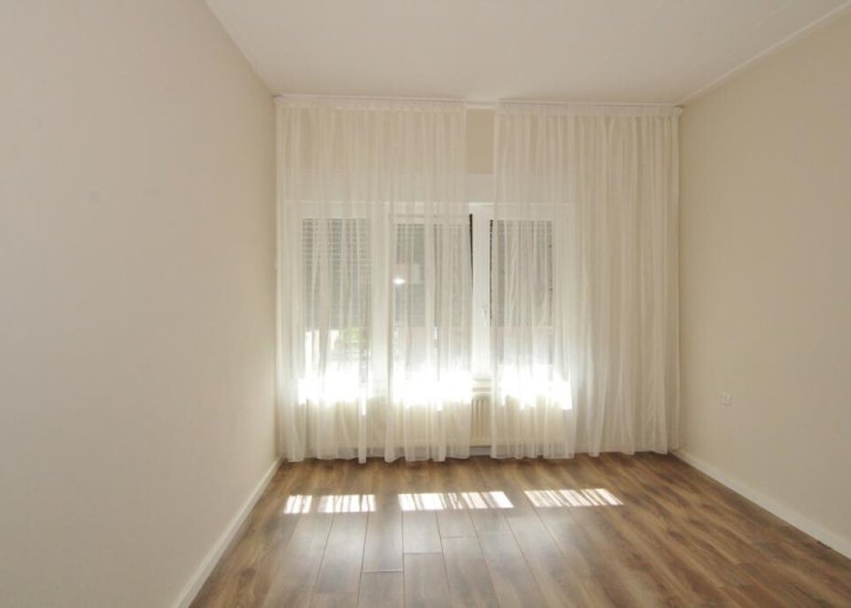  Zouterik 8, Philippine