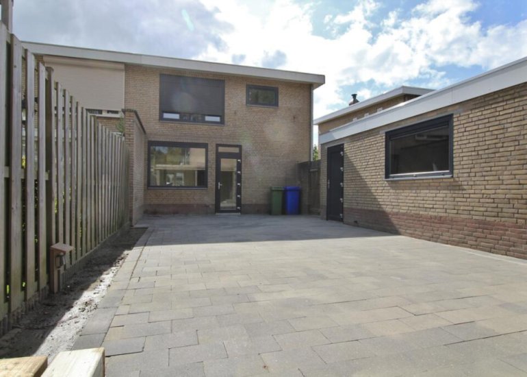  Zouterik 8, Philippine