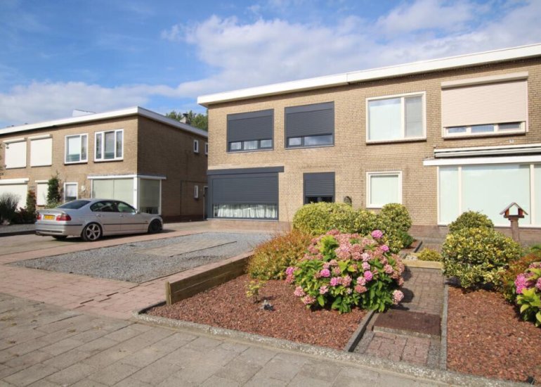  Zouterik 8, Philippine