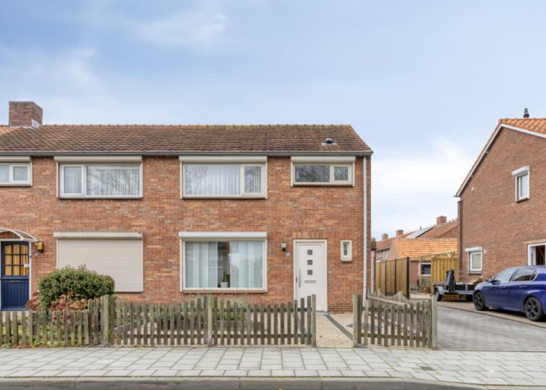  Pastoor Schetsstraat 1B, Sint Jansteen