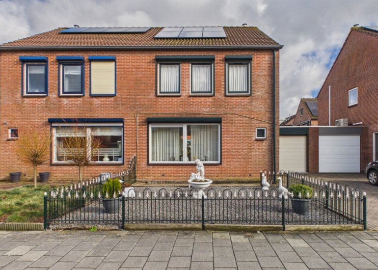  ds. Raamshof 33, Hoek