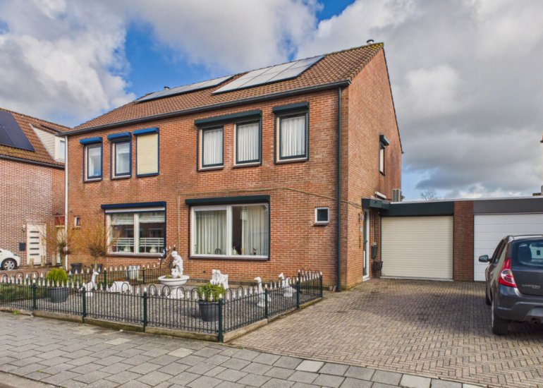  ds. Raamshof 33, Hoek