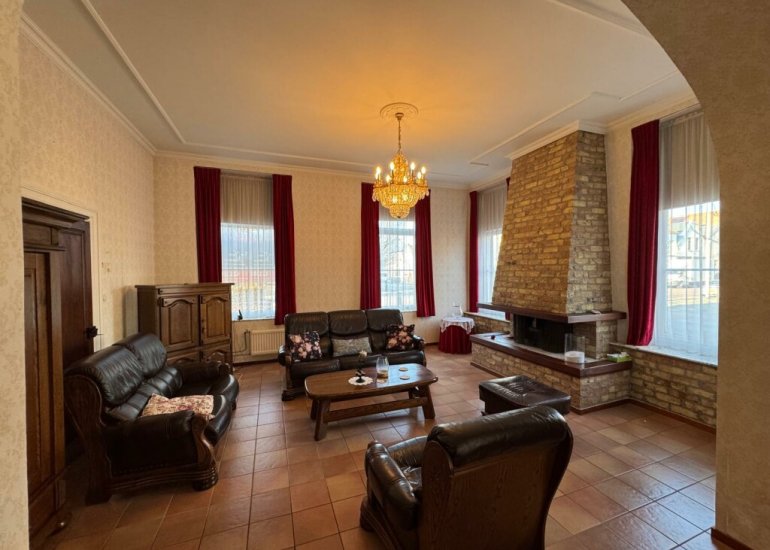  Schoolstraat 2, Hoofdplaat