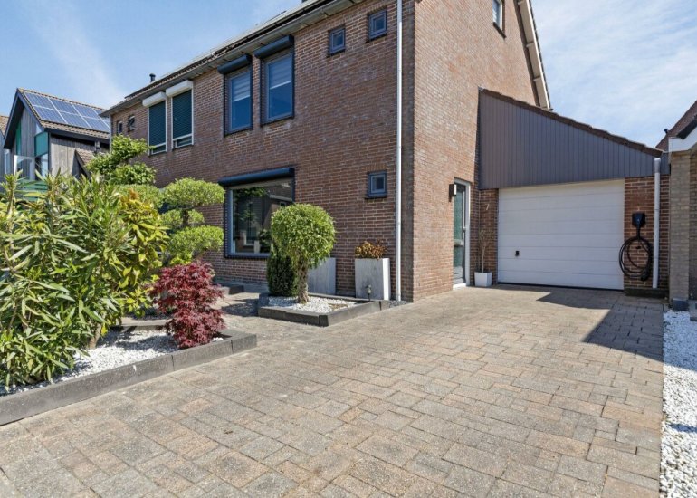  ds. Raamshof 7, Hoek