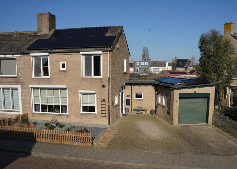  Mr. J.E. Risseeuwstraat 27, Oostburg