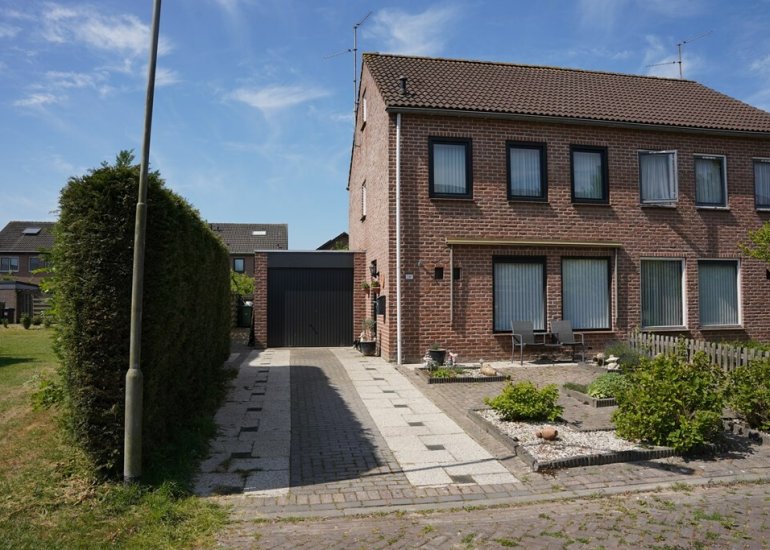  Grote Beer 34D, Oostburg