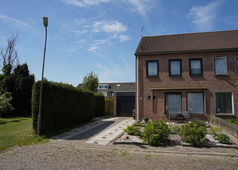  Grote Beer 34D, Oostburg