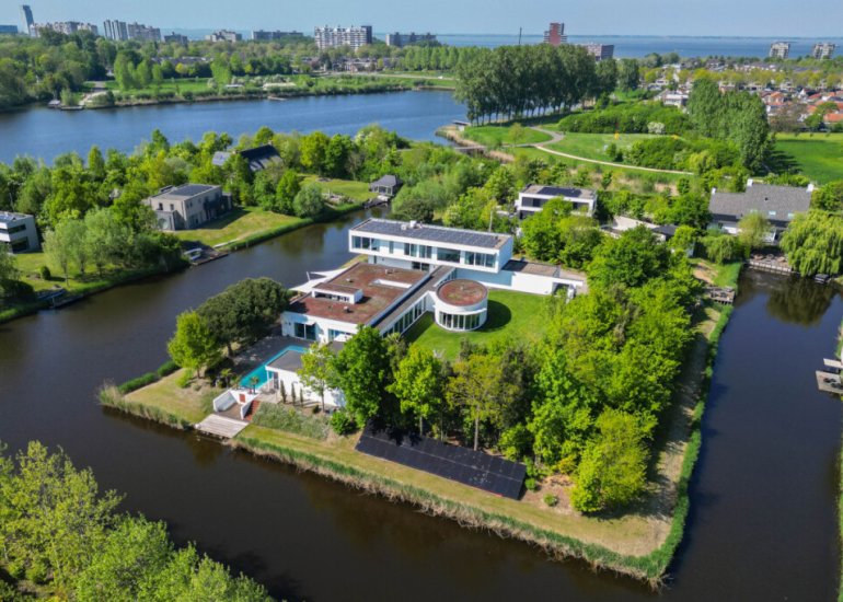  Waterlelie 15, Terneuzen