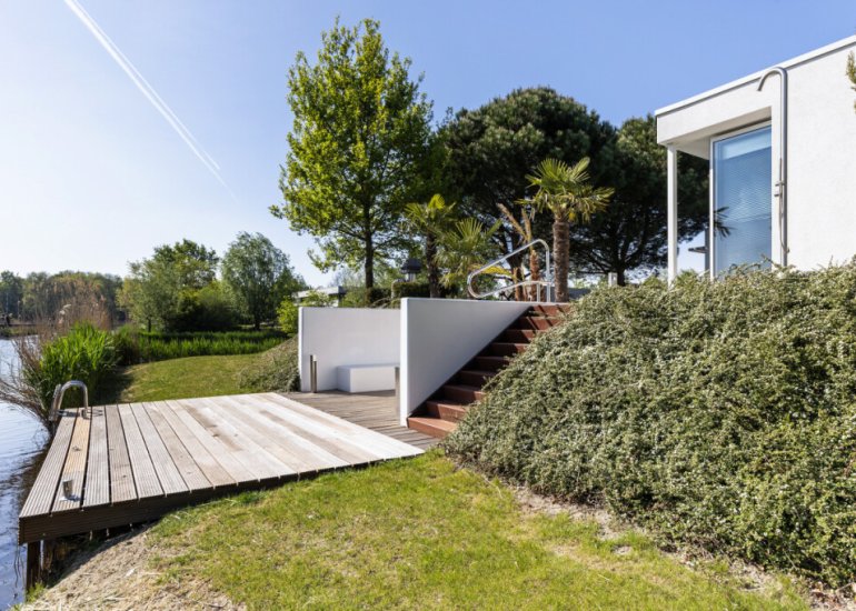  Waterlelie 15, Terneuzen