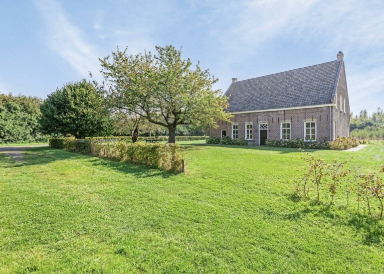  Eerste Verkorting 8, Axel