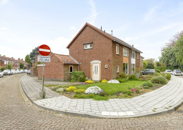  Aagje Dekenstraat 16, Terneuzen
