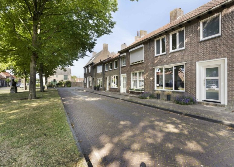  Lange Heerenstraat 9, Schoondijke