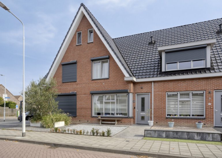  Carmen 48, Sint Jansteen