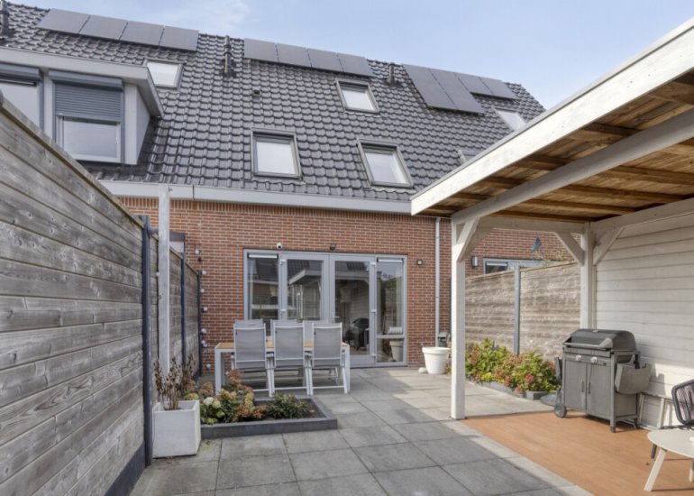  Carmen 48, Sint Jansteen