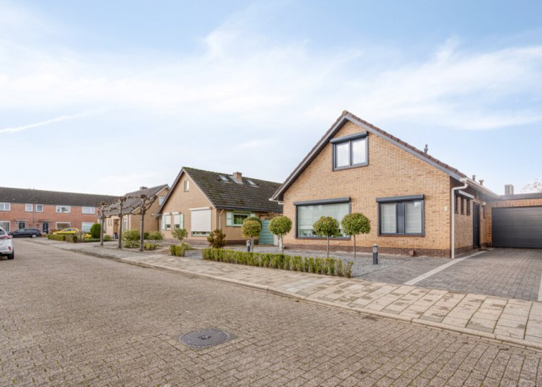  Elzenstraat 4, Sint Jansteen