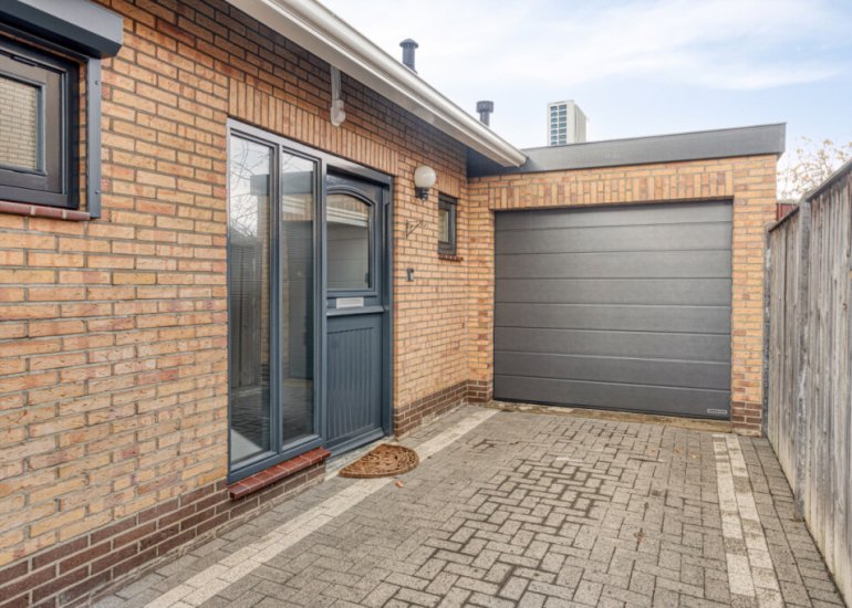  Elzenstraat 4, Sint Jansteen