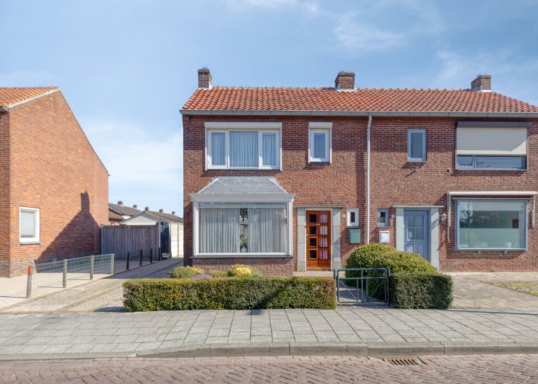  Burg. IJsebaertstraat 10, Sint Jansteen