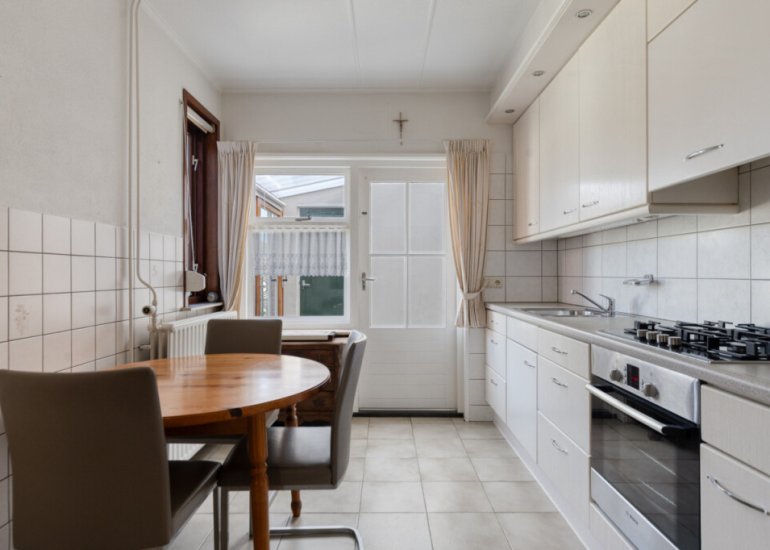  Burg. IJsebaertstraat 10, Sint Jansteen