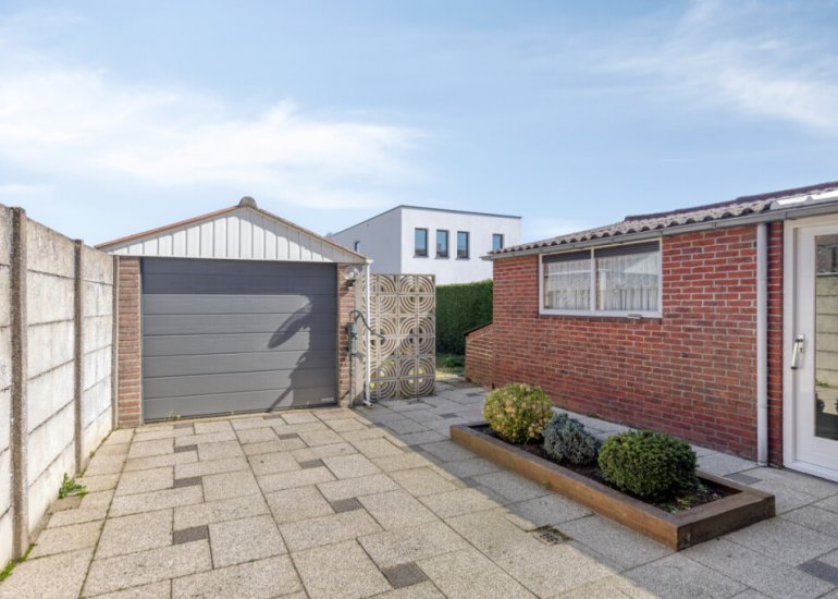  Burg. IJsebaertstraat 10, Sint Jansteen