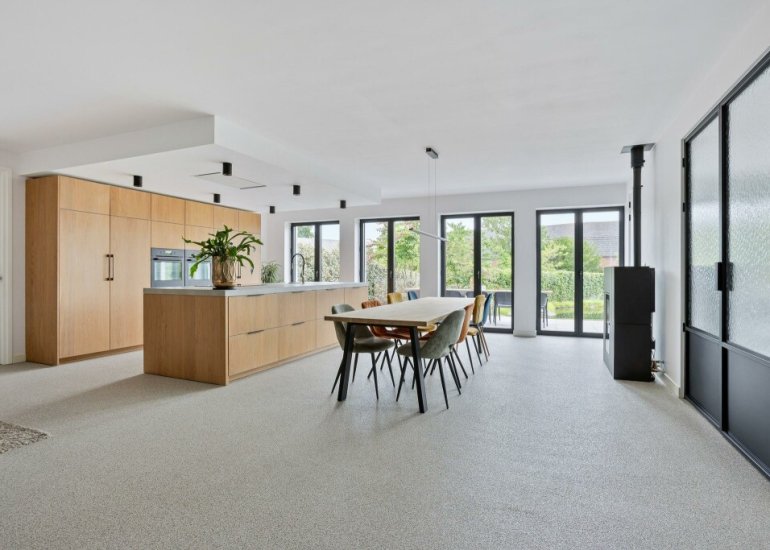  Dorpsplein 2, Zuiddorpe