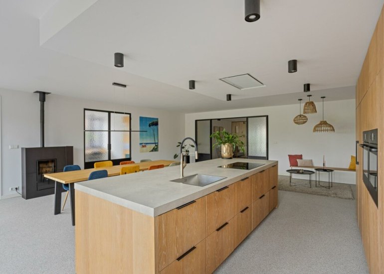  Dorpsplein 2, Zuiddorpe