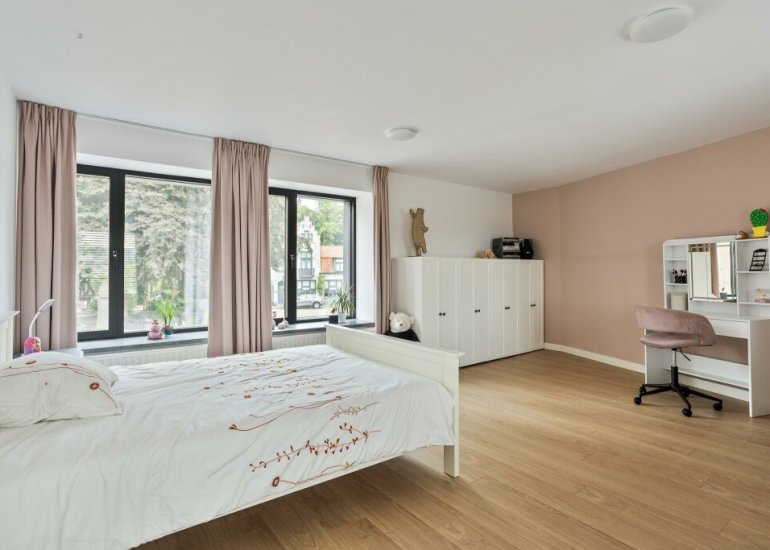  Dorpsplein 2, Zuiddorpe