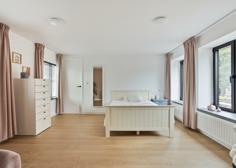  Dorpsplein 2, Zuiddorpe