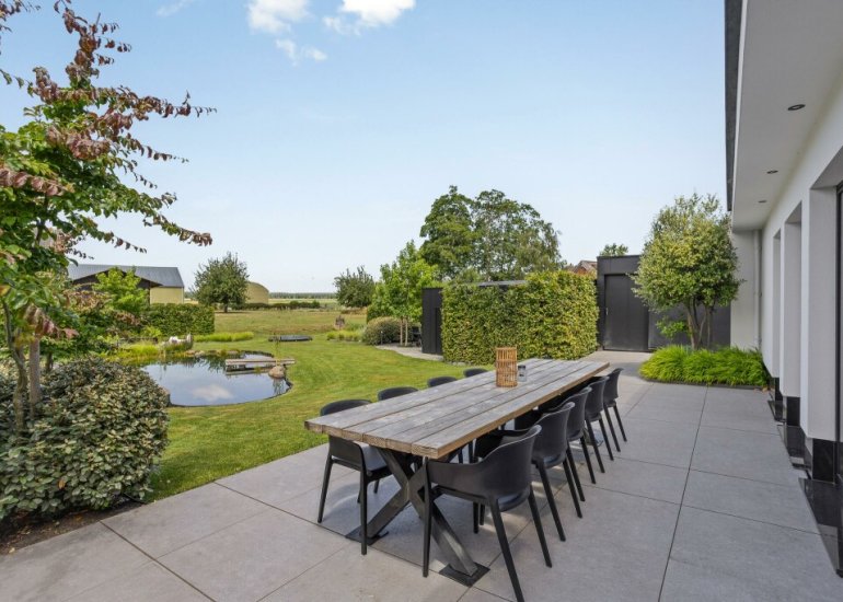  Dorpsplein 2, Zuiddorpe