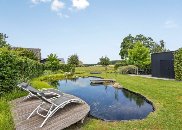  Dorpsplein 2, Zuiddorpe