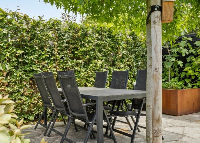  Dorpsplein 2, Zuiddorpe