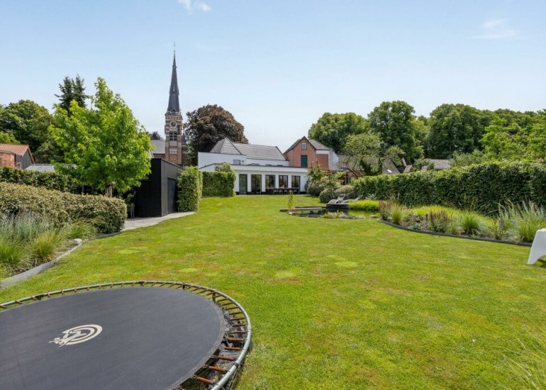  Dorpsplein 2, Zuiddorpe