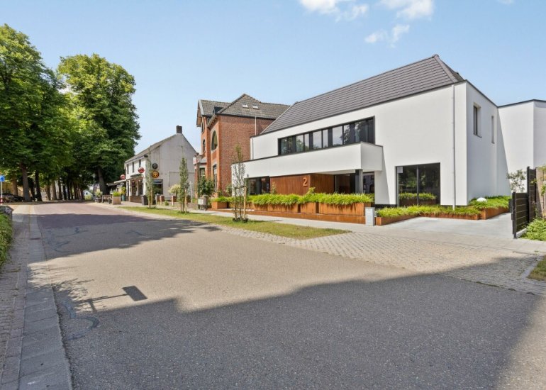  Dorpsplein 2, Zuiddorpe