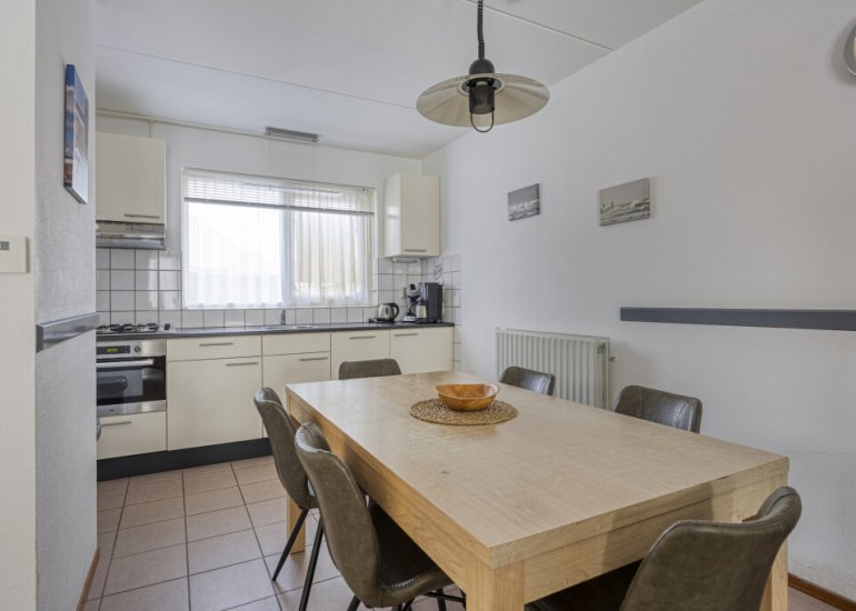  Langeweg 112030, Breskens