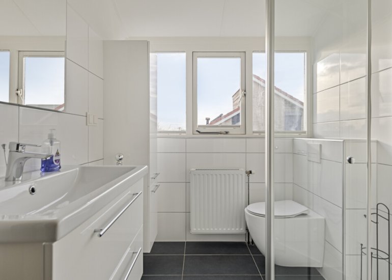  Nieuwesluisweg 1042, Breskens